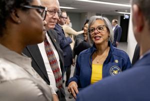 US lawmaker unveils bill requiring manual car-door releases