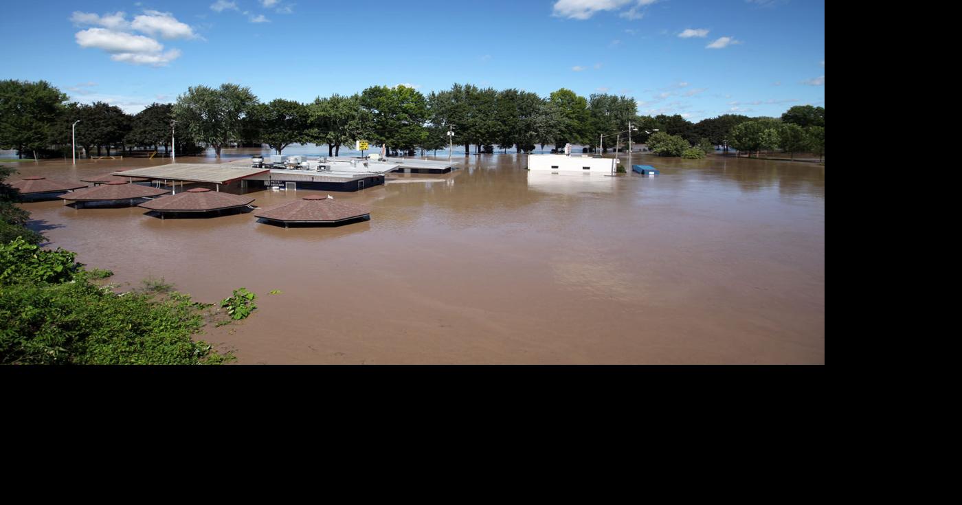Irene Water recedes, leaving behind mud and debris in Scotia