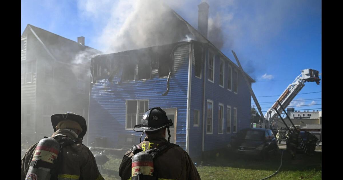 Video: Schenectady house fire displaces 6