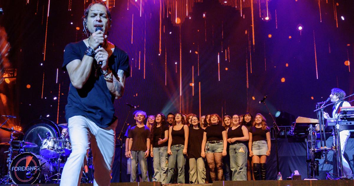Photos: Foreigner returns to rock SPAC with a new look