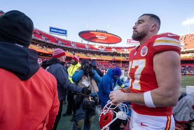 Inside Travis Kelce's Christmas night: From emotional anthem to possible  final catch | Tribune | dailygazette.com