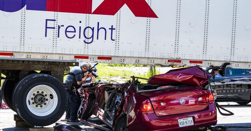 Police: Three taken to Albany Med after Schenectady crash; Car slams ...