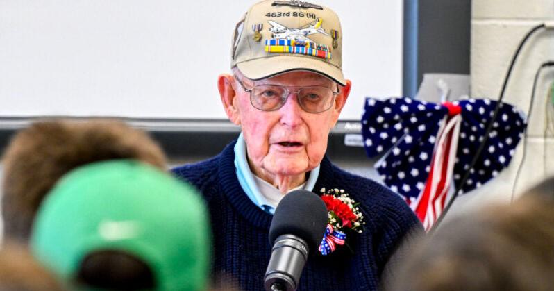 100-year-old World War II veteran shares his experiences with Niskayuna students | News