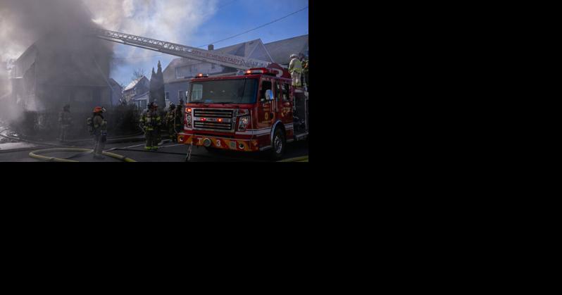 Schenectady firefighters respond to 2 fires, one person hurt | News - Vimarsana News