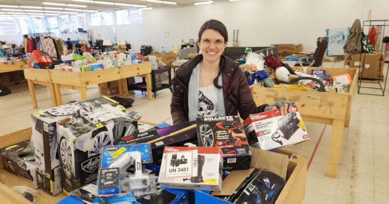 Items go fast Amsterdam's What-A-Bargain, Johnstown next | Amsterdam - Vimarsana News