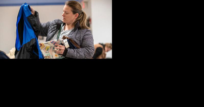 Schenectady Jewish Community Center garage sale (4 photos) - Vimarsana News