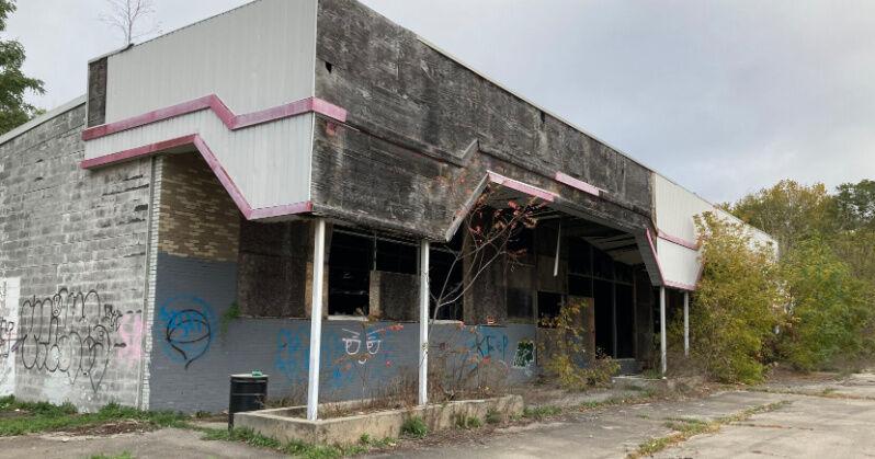 Amsterdam awards contract to demolish former strip mall at Five Corners intersection - Vimarsana News