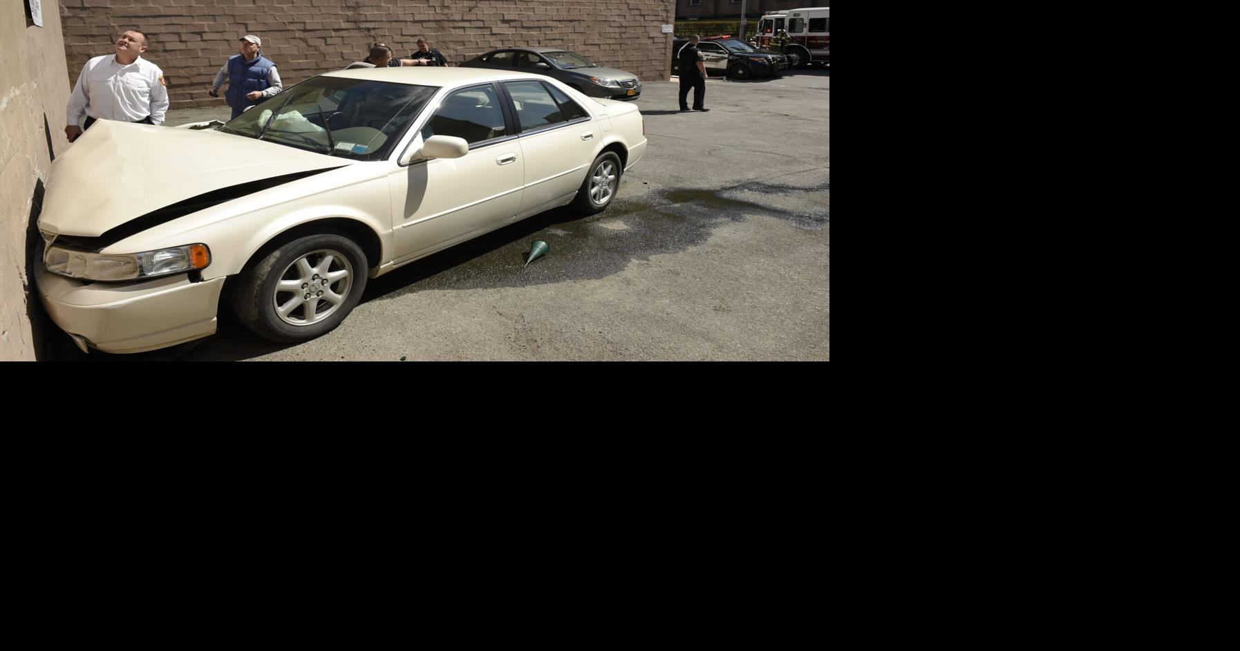 Driver crashes car into Schenectady building | News | dailygazette.com