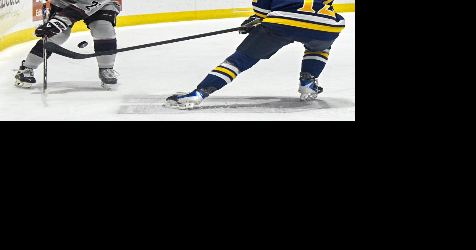 Jarvis' hat trick lifts Quinnipiac women's hockey past Union