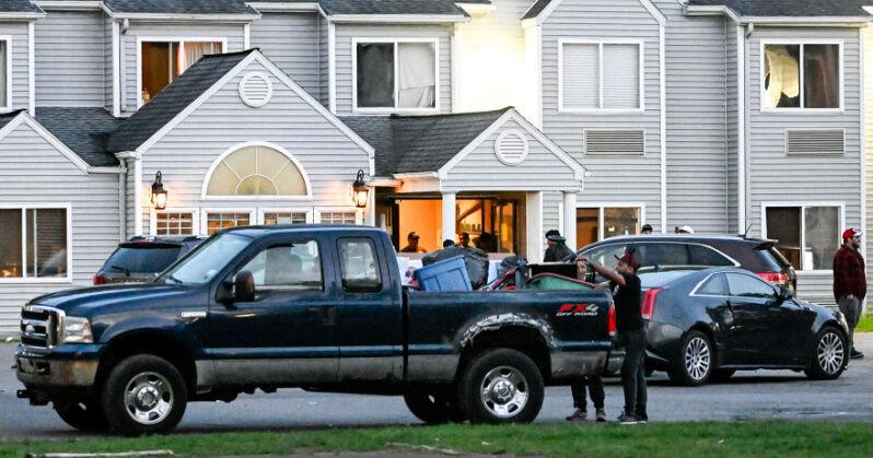 Rotterdam Super 8 Motel hosting migrants evacuated | News - Vimarsana News