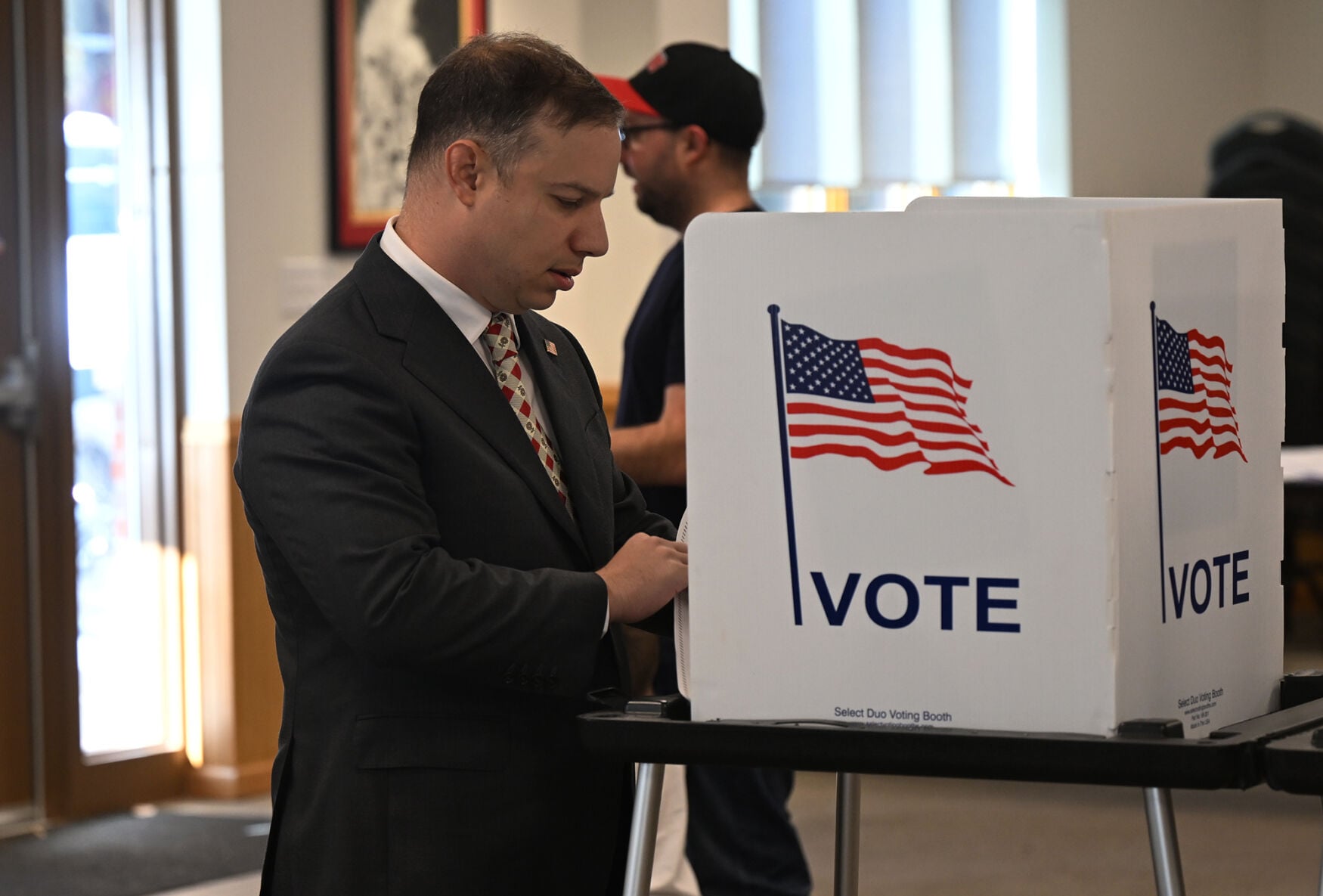 DEC not investigating Gendebien, refuting Constantino | Political ...
