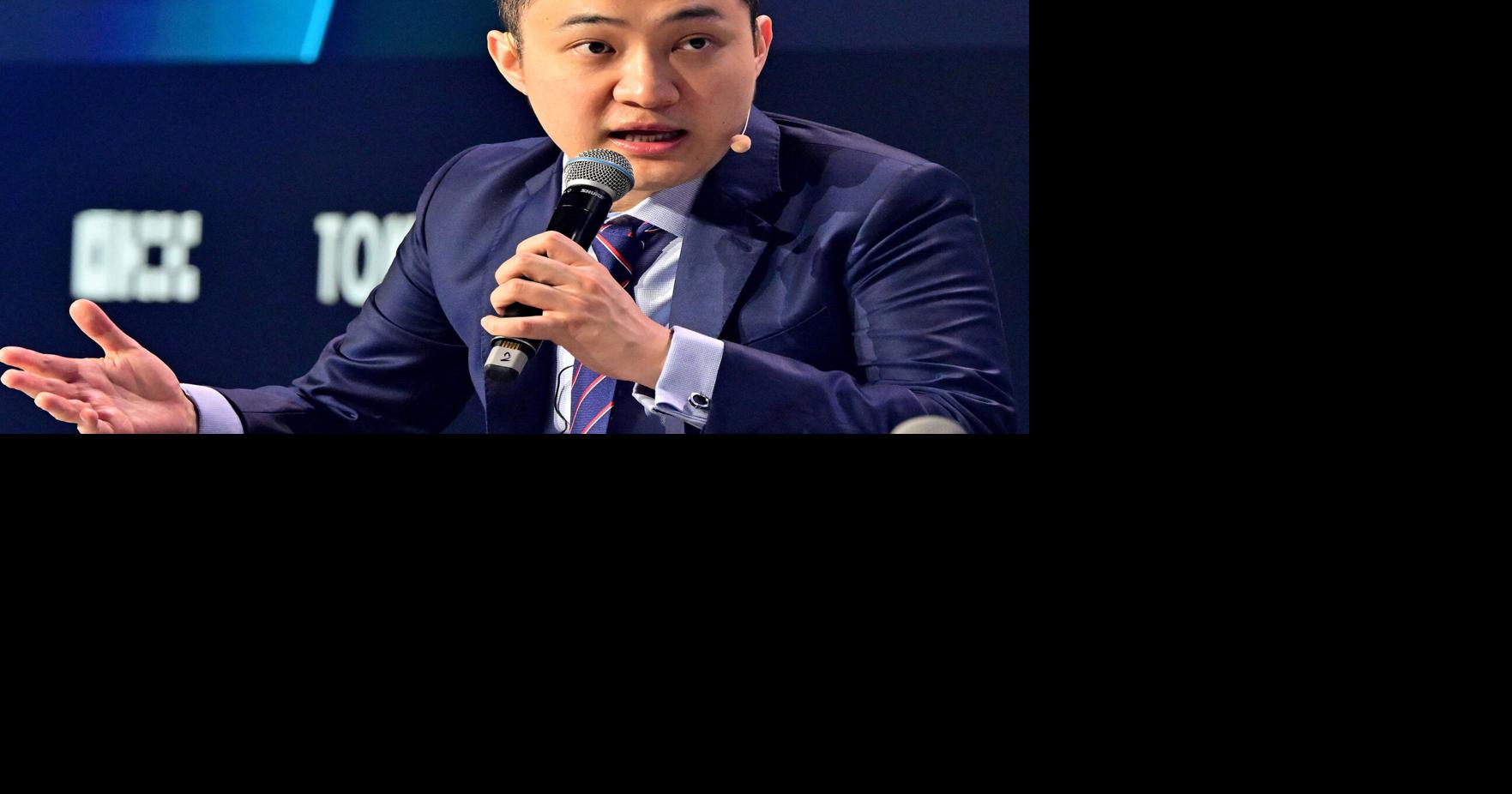 Michael Hiltzik: A crypto mogul's lawsuit against a Trump-linked crypto firm shows the peril of investing with Trump