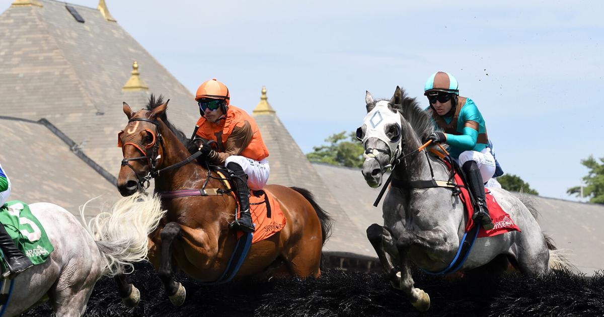 Smart Uncle tracks down front-runner to win A.P. Smithwick