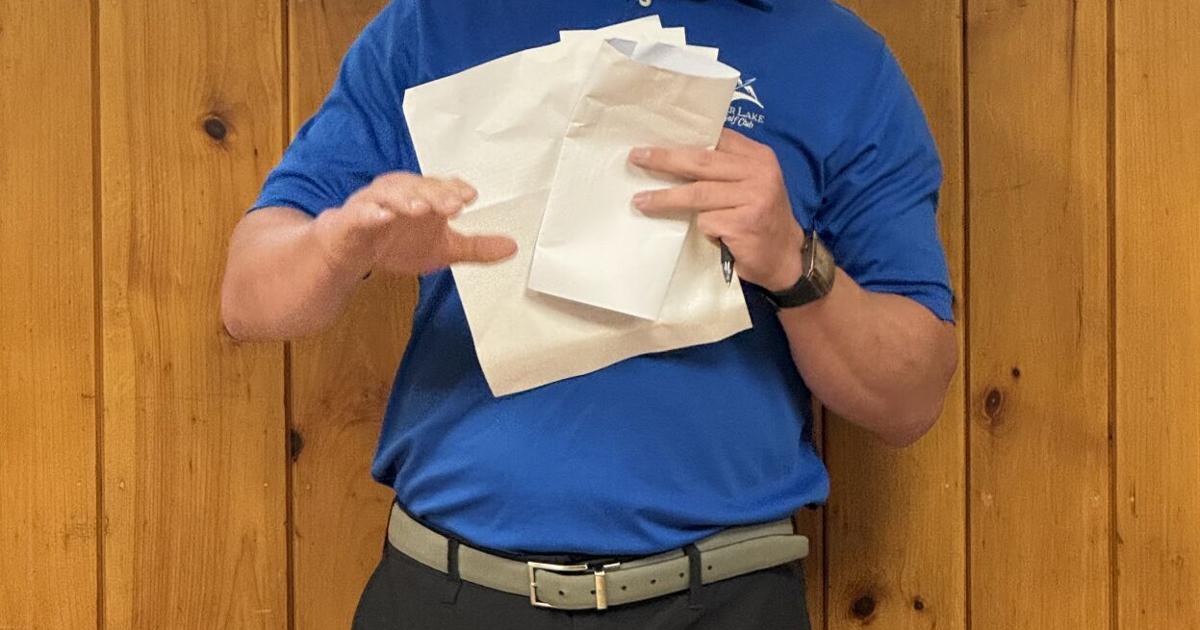 Clubhouse Restaurant owner repeatedly questions town supervisor at town board meeting about incident at restaurant