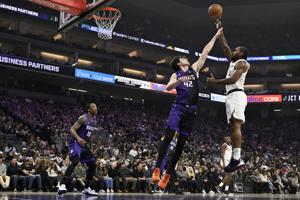 Kings nearing franchise record after Clippers extend losing streak to 11 games