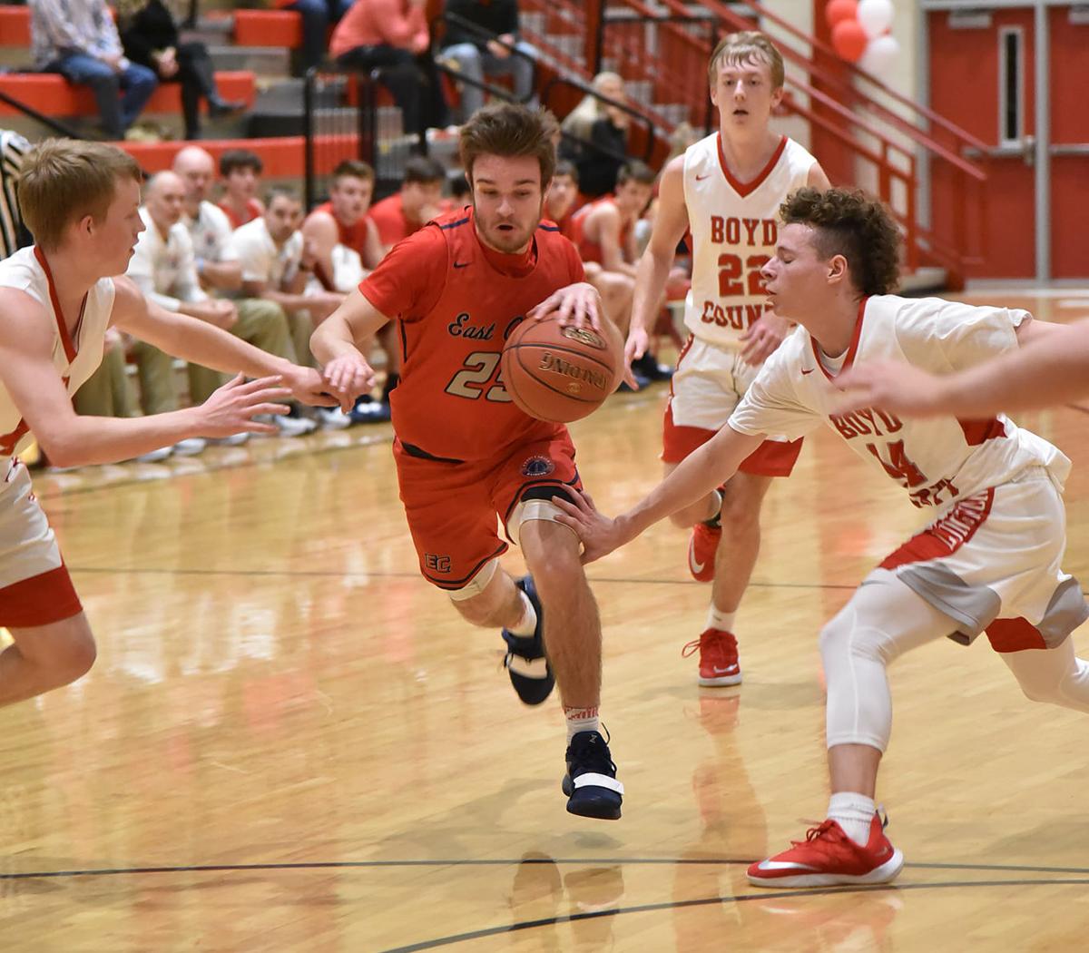 East Carter At Boyd County Boys Varsity Basketball Photos