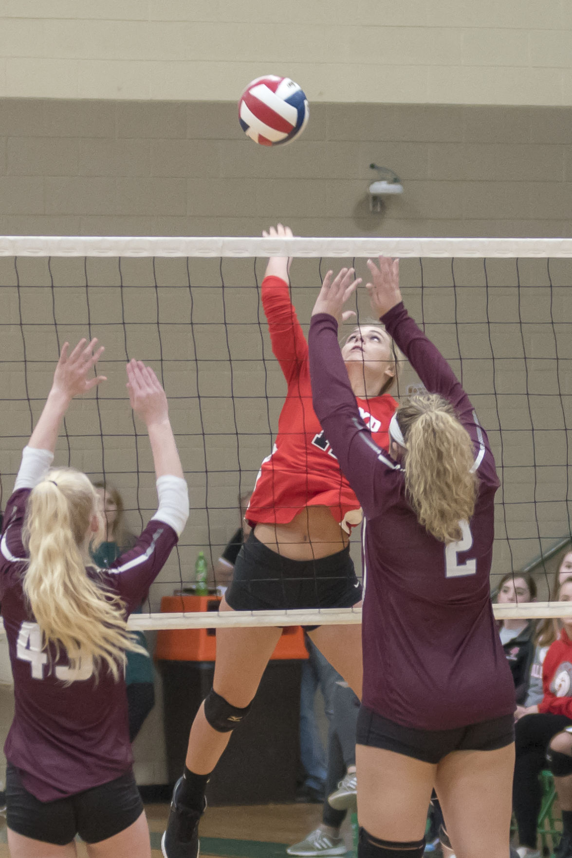 Cameron Terry lines up the shot for Boyd.JPG