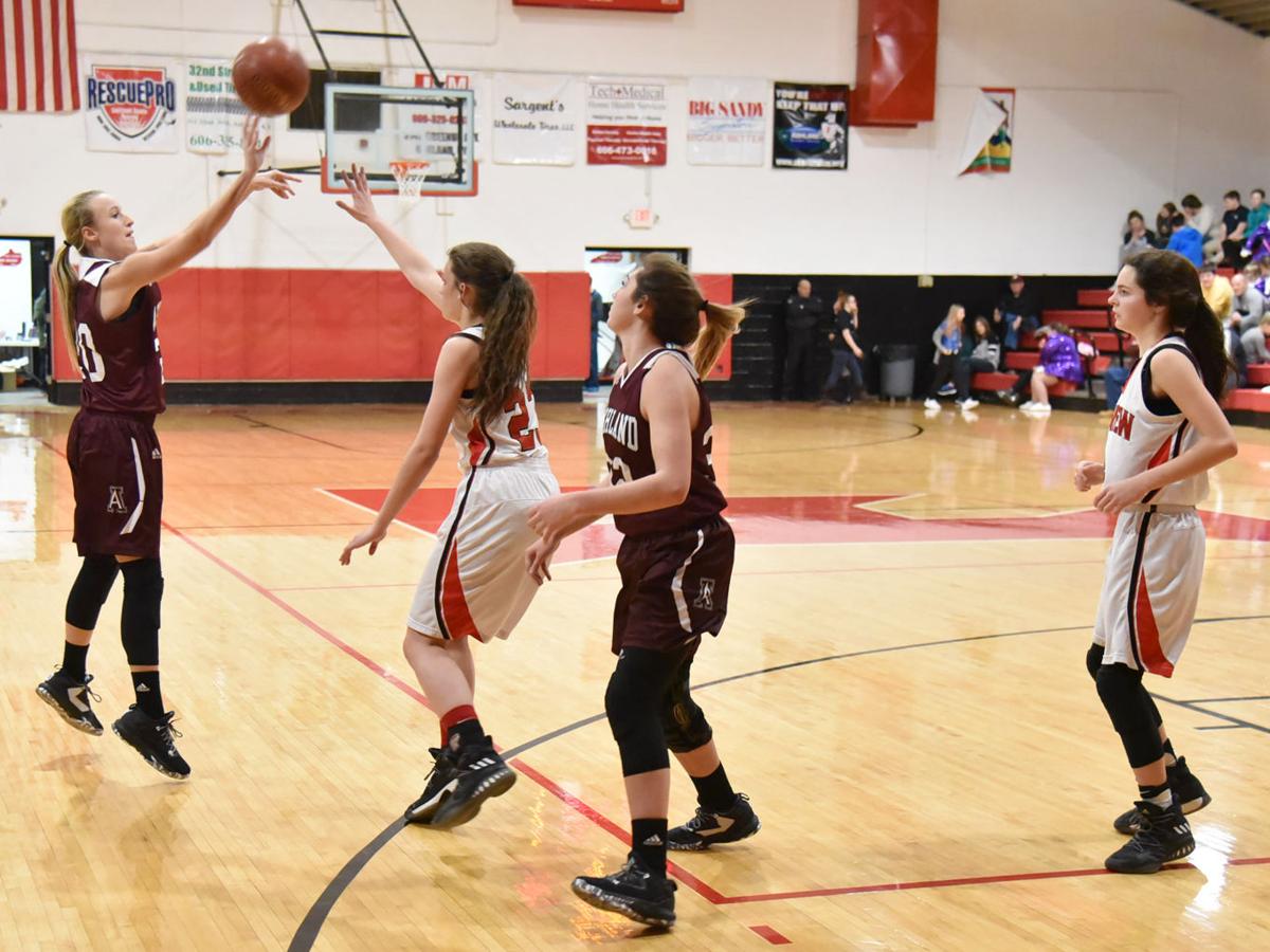 Kittens Give Bradley 300th Win Sports Dailyindependent Com