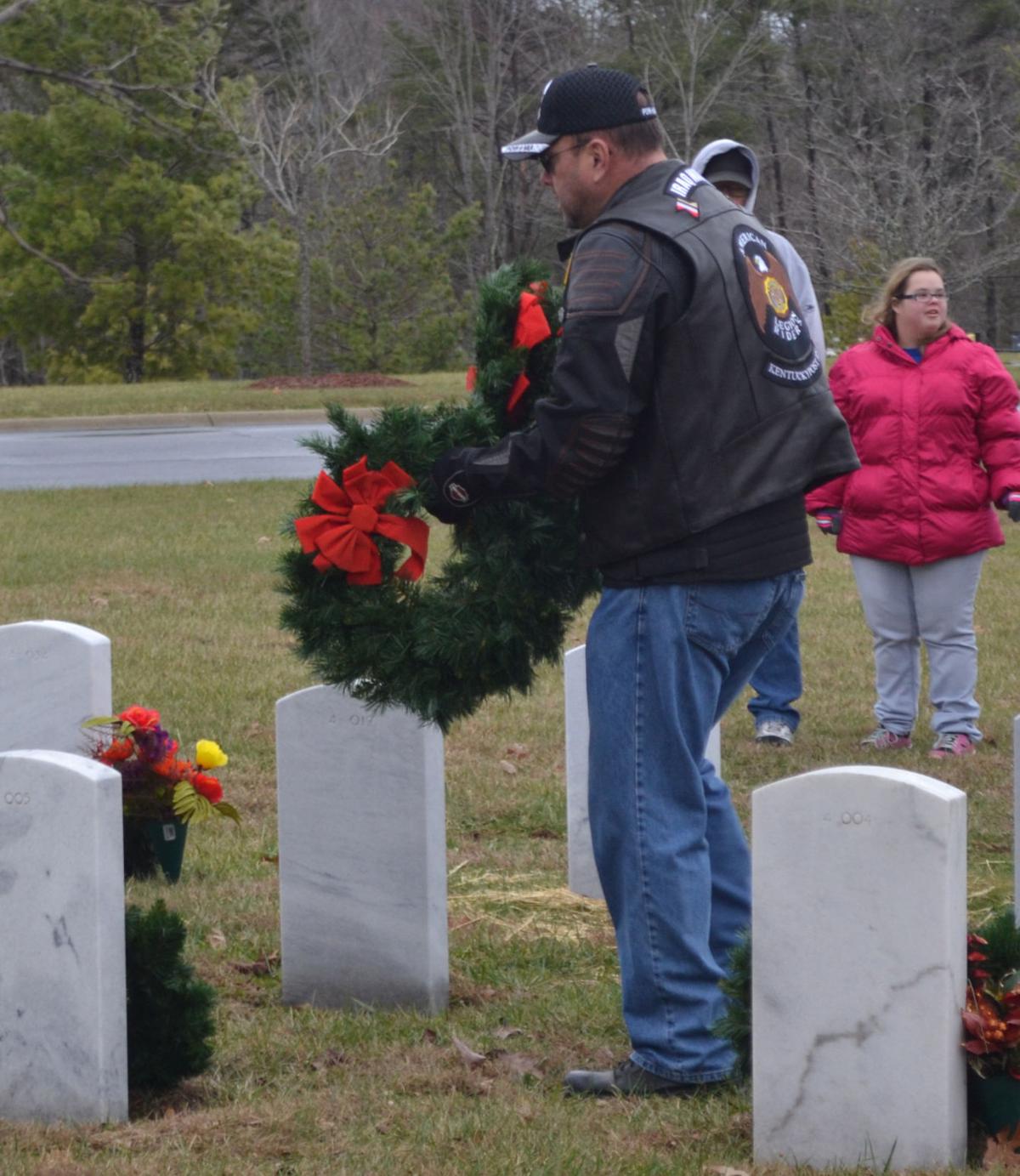 Wreaths placed on graves of military veterans News
