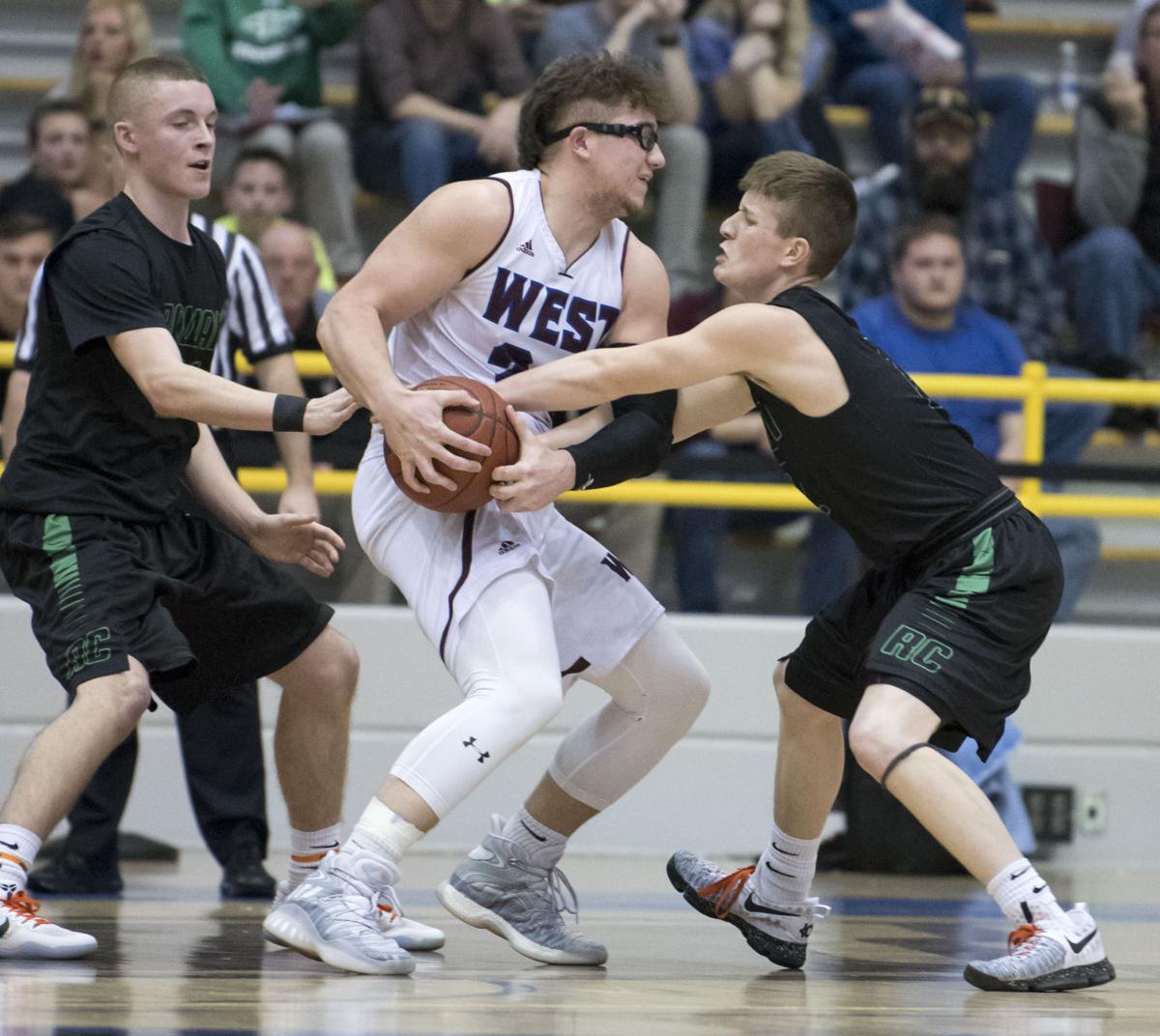16th Region Boys Semifinal West Carter v Rowan