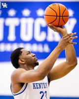 Cats and Cards: Raceland gym hosting group of Kentucky players as part of cards and collectibles show