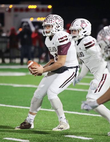 Class 4A quarterfinal: Redhounds run away with region title: Elam ...