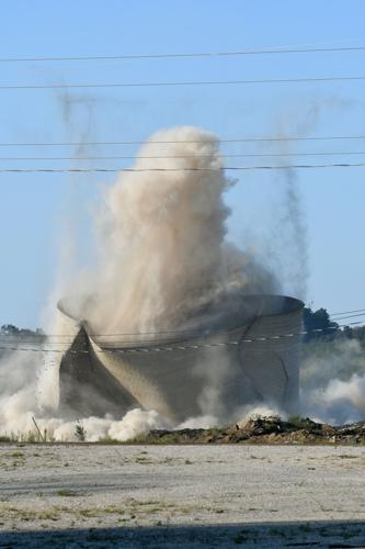 Kentucky Power implodes Big Sandy Unit 2 cooling tower, Local News