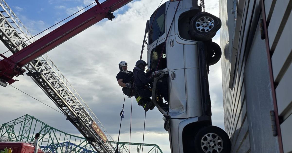 Lyon Rope Rescue Fire Firefighters train in rope rescue | News | dailyindependent.com