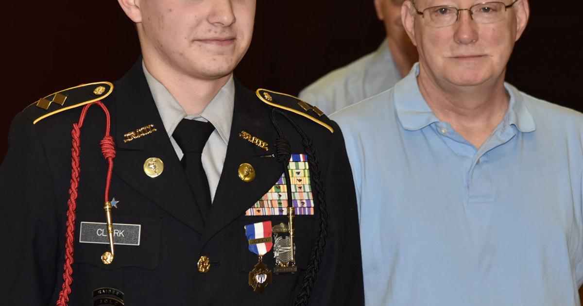 Legion of Valor Bronze Cross presentation | Gallery | dailyindependent.com