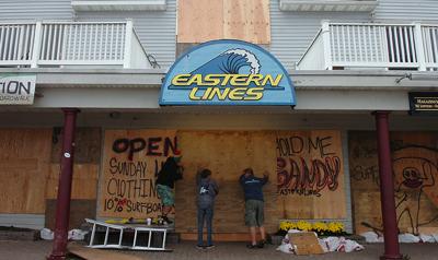 East Coast Grinds To A Halt As Superstorm Nears Local News Dailyindependent Com