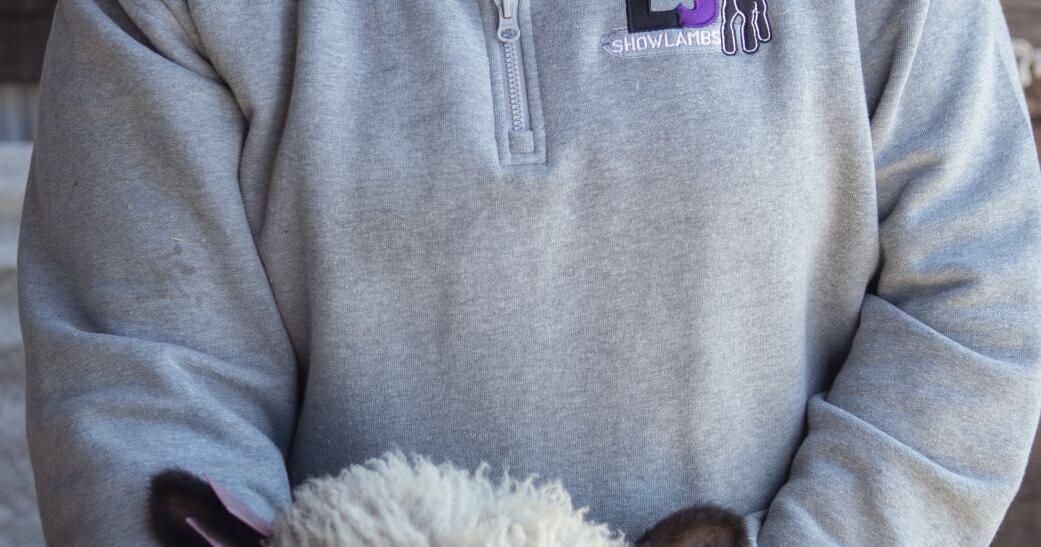 Greenup teen starts her own lamb farm - Vimarsana News