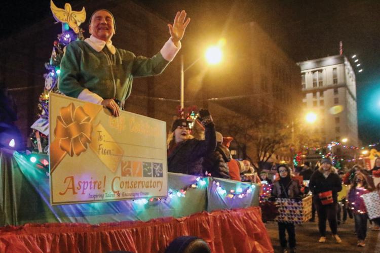 City Of Ashland Ohio Christmas Parade 2022 Lights, Garland And Christmas Cheer: Parade Returns To Downtown Ashland |  News | Dailyindependent.com