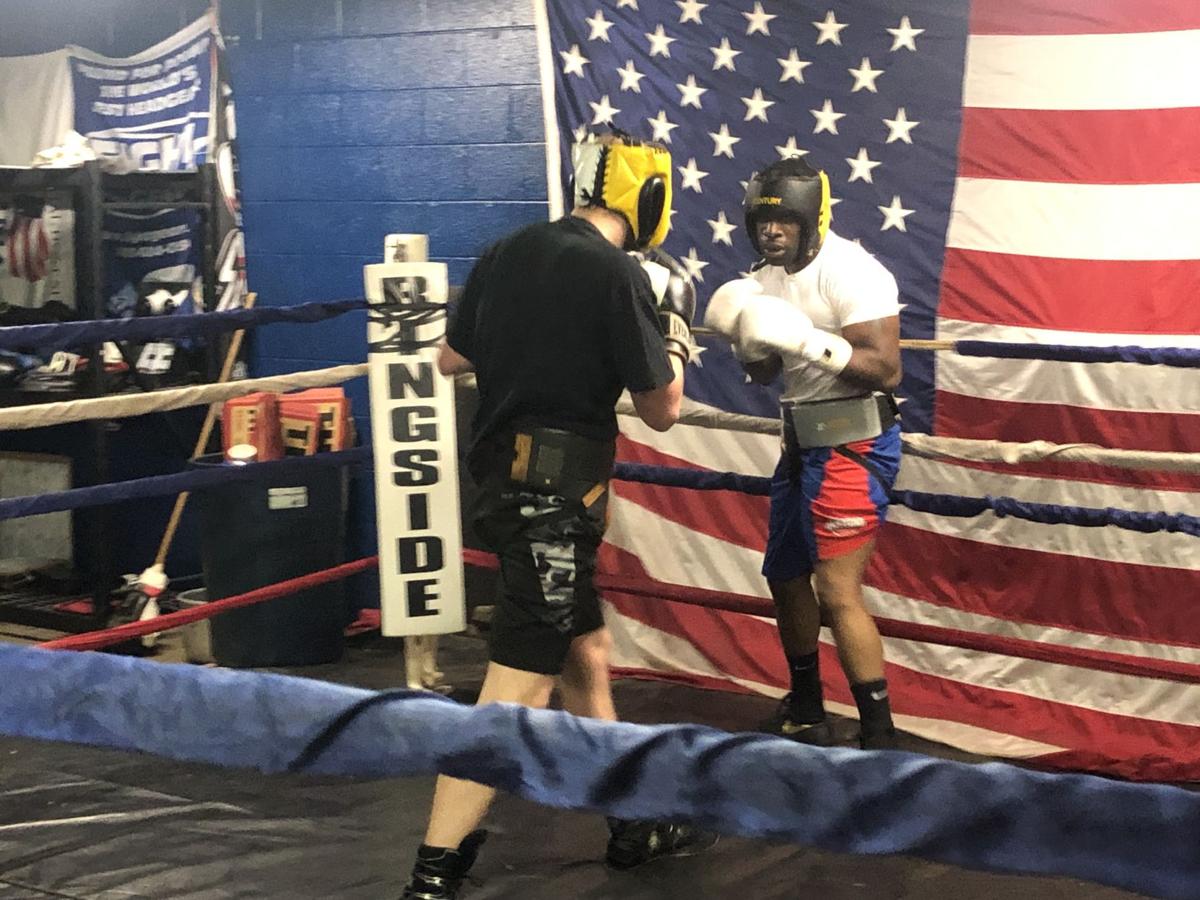 Hanshaw Preparing For World Title Bout Detroit S Banks Sparring