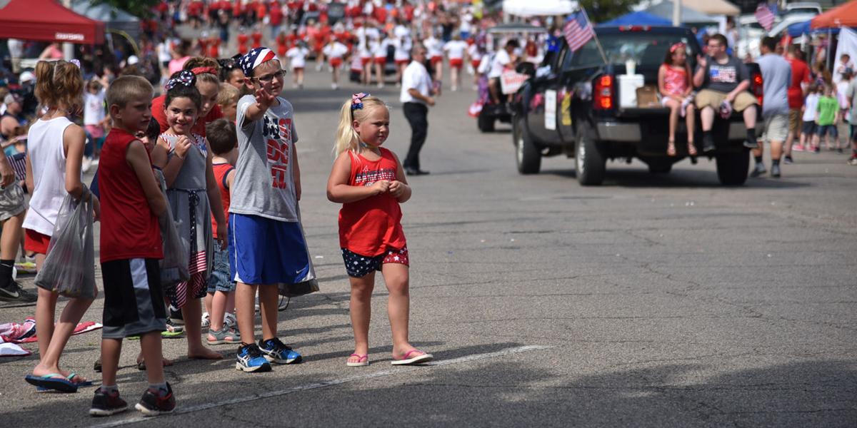 Thousands line the streets in Ironton for Memorial Day parade News