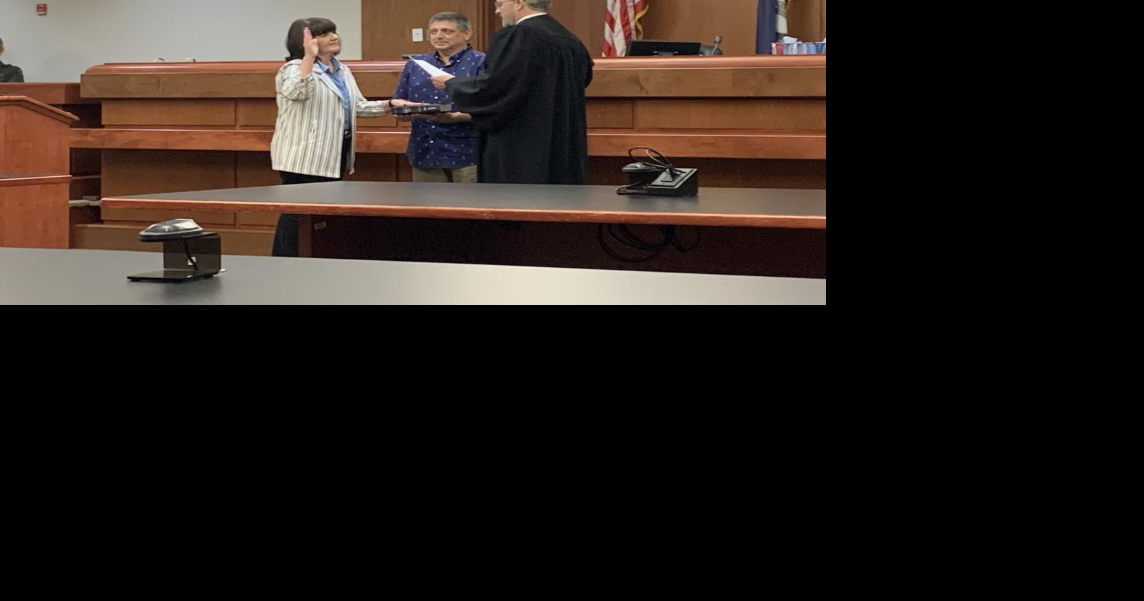 Sergent sworn in as circuit court clerk | News | dailyindependent.com