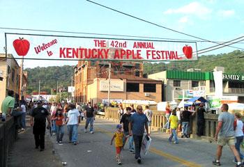 apple festival kentucky paintsville ky weekend dailyindependent attract crowds activities children file music food