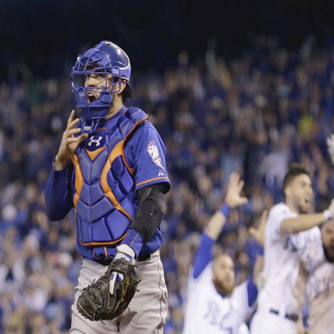 Hosmer sacrifice fly in 14th lifts Royals to World Series game 1
