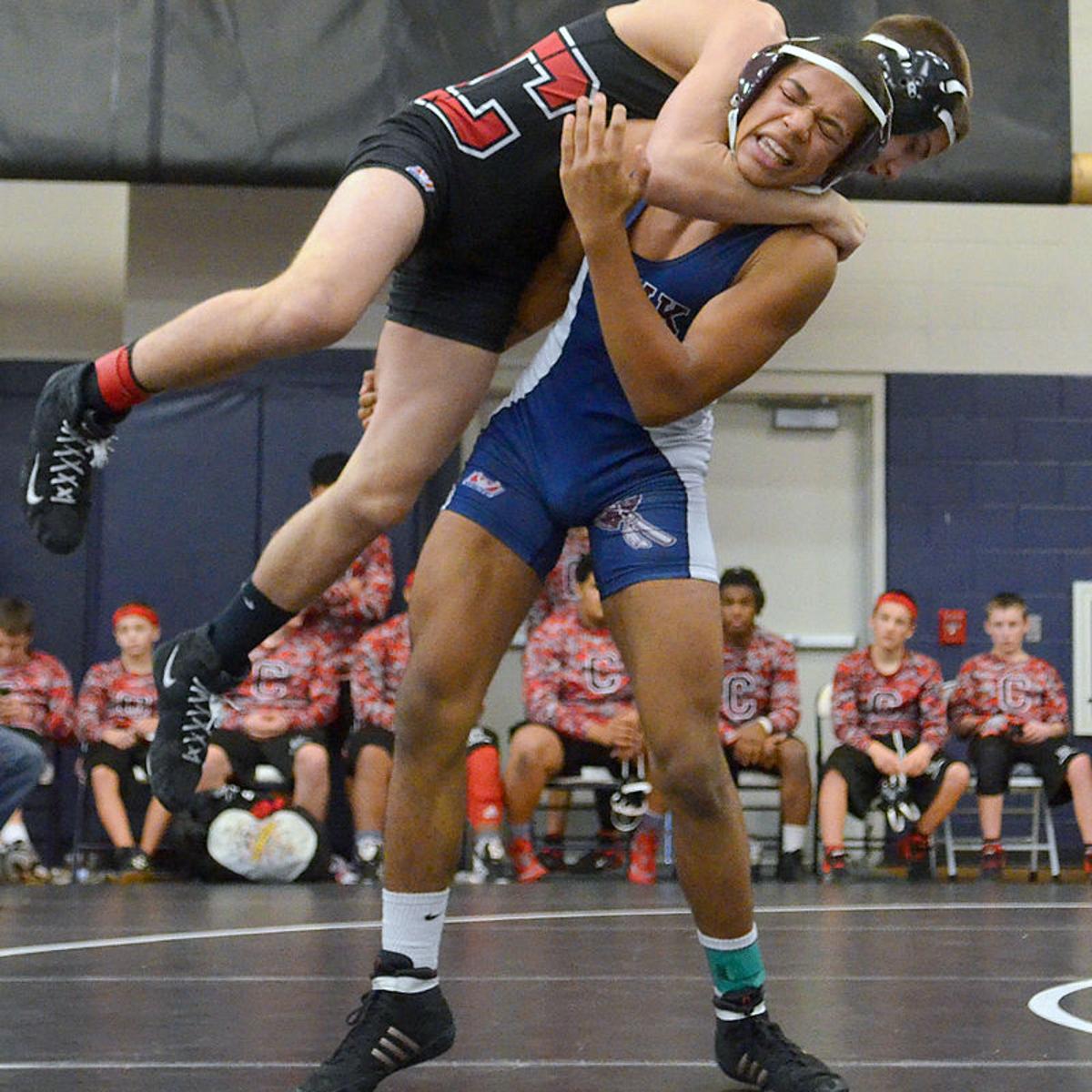 H S Wrestling Surprising Opportunity Leads To Dramatic Win For Braves Sports Dailyitem Com