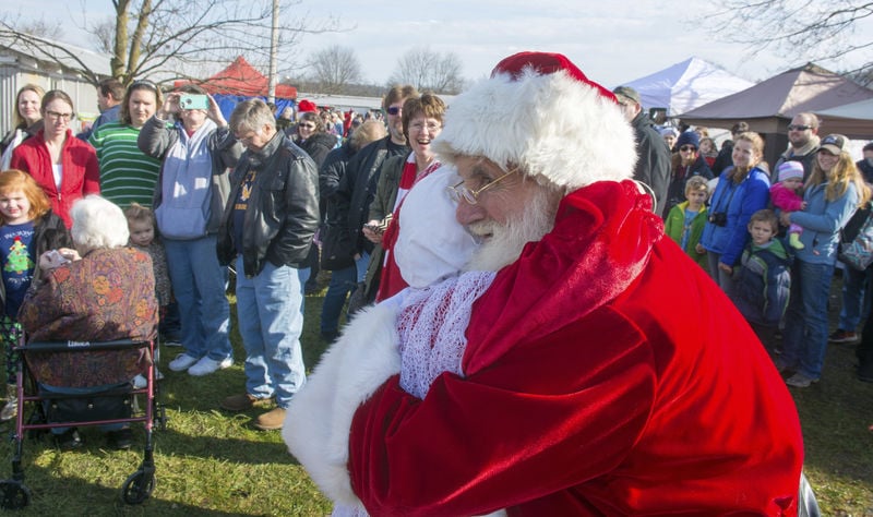 Perfect weather draws out crowd at Richfield's Christmas in the Park
