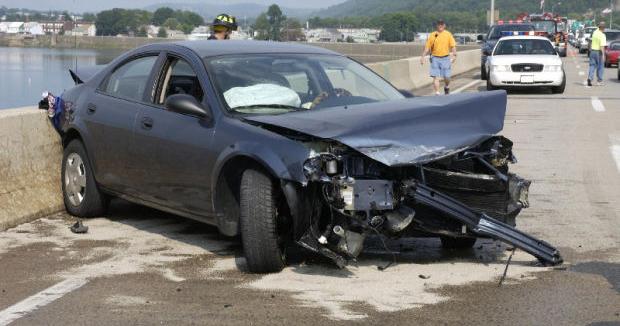 Accident snarls traffic on Veterans Memorial Bridge | News | dailyitem.com