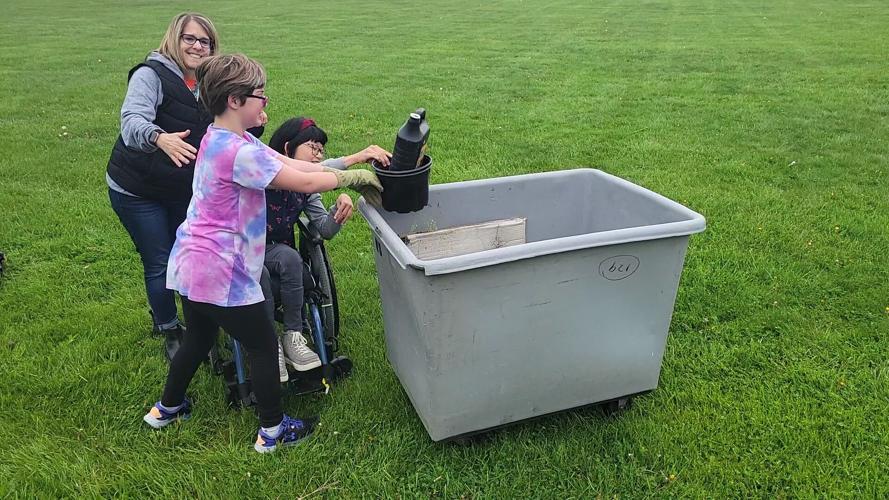 Fifthgraders carry on class tradition of helping environment for Earth