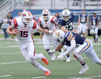 Freshman QB Ruisch leading River Hawks | Sports | dailyitem.com