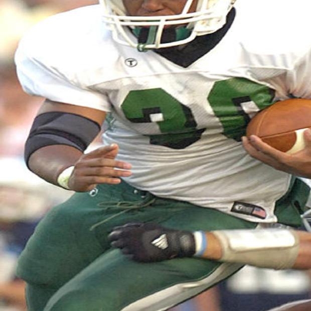 High School Football Wildcats Ground Game Turns Back Dragons