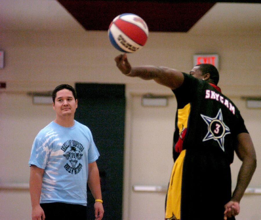 High-flying Harlem Wizards set to face Northville faculty in hoops
