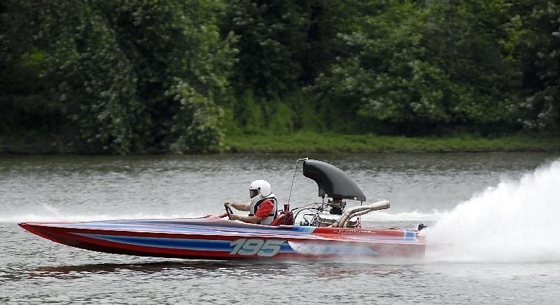 Racers compete on aquatic drag strip | News | dailyitem.com