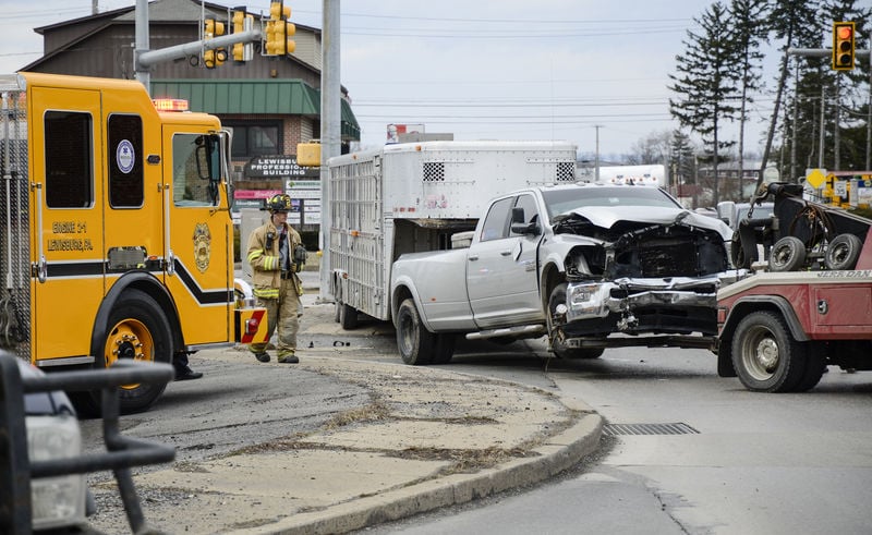 Driver crashes into livestock trailer | Local News | dailyitem.com
