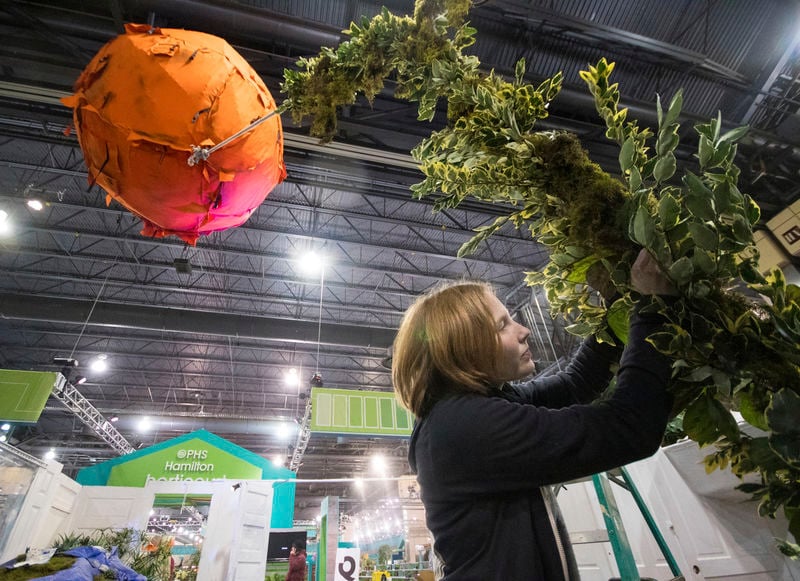 Selinsgrove man helps run biggest flower show in world