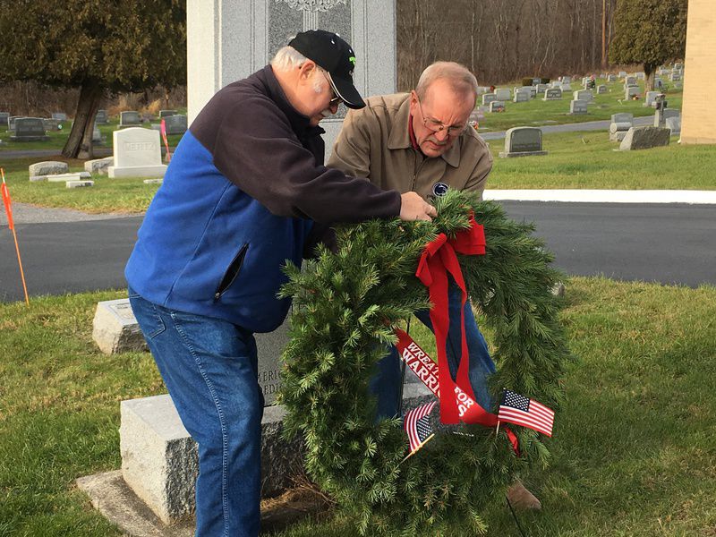 Volunteers Honor Veterans' By Decorating Graves | Local News ...