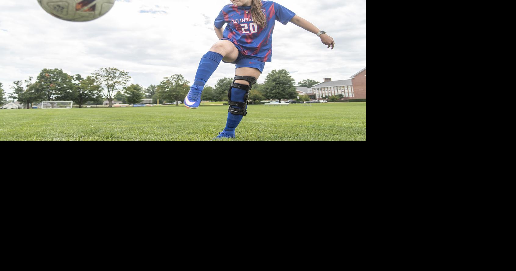 Seals' Moll back on pitch after knee injuries