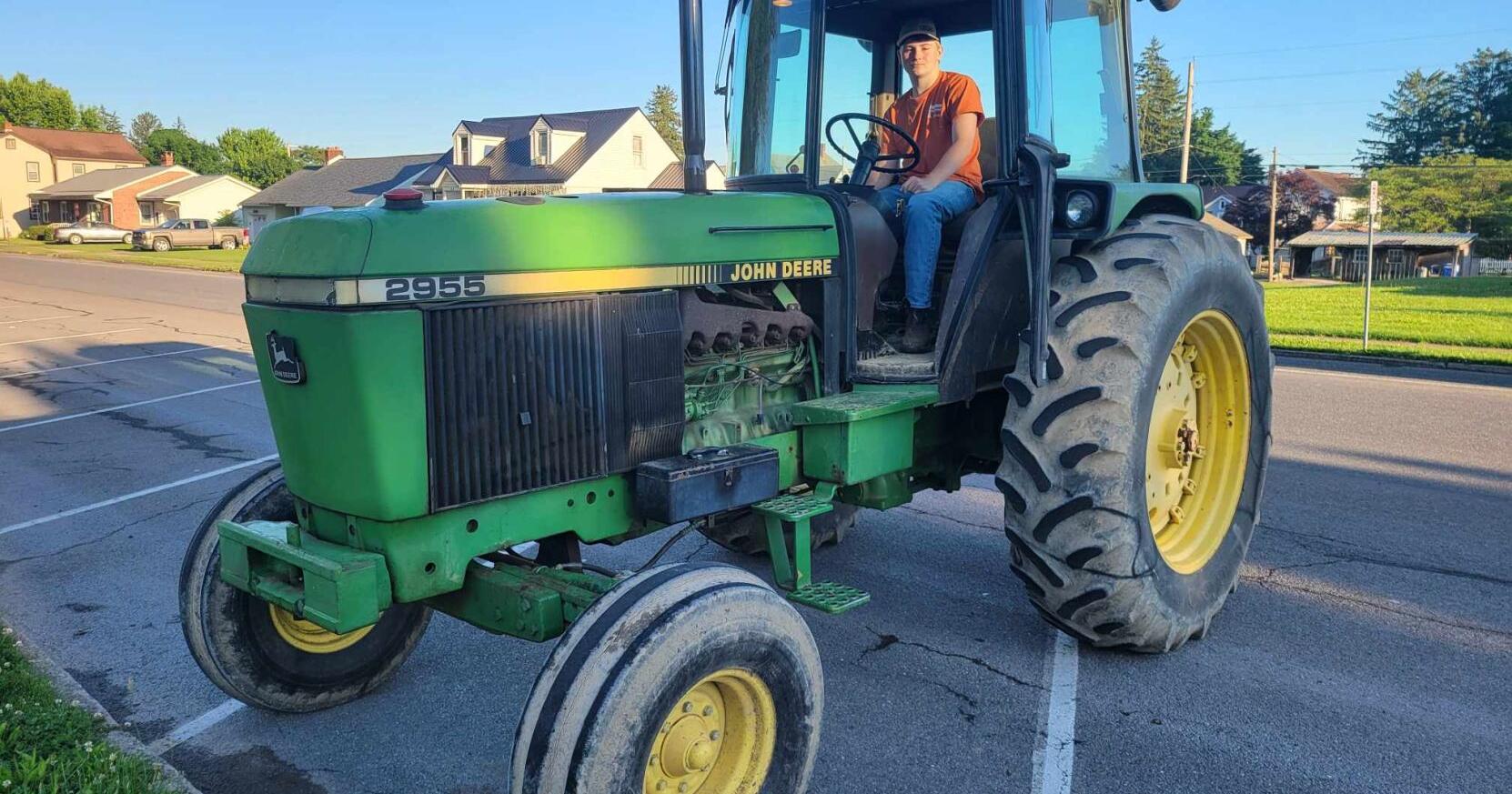 Mifflinburg Area students drive tractors to last day of classes - Vimarsana News